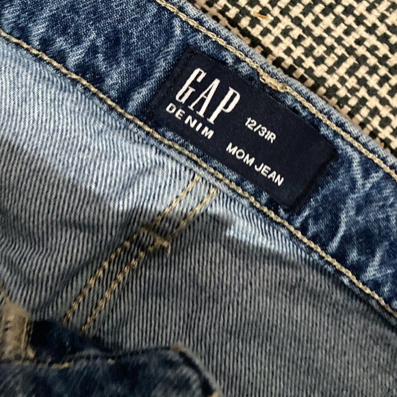 👖Gap Denim Distressed Mom Jeans          Sz : 12 /31 Regular   Straight Leg 🦵 - Picture 7 of 8
